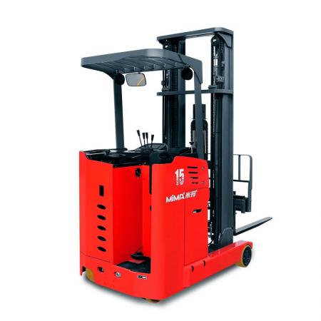 Stand on type reach truck